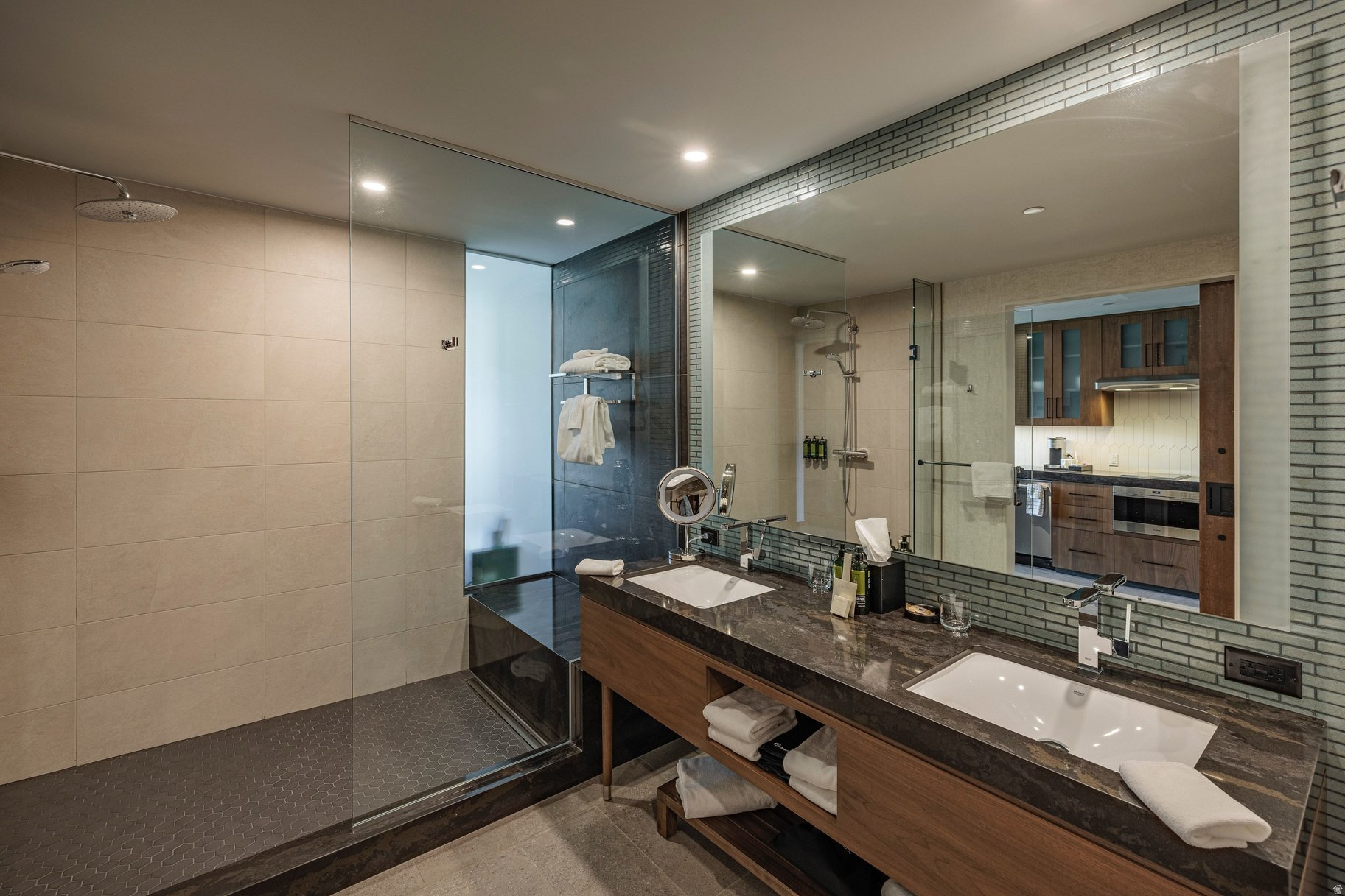 BLACK DESERT RESORT CENTER - Residential