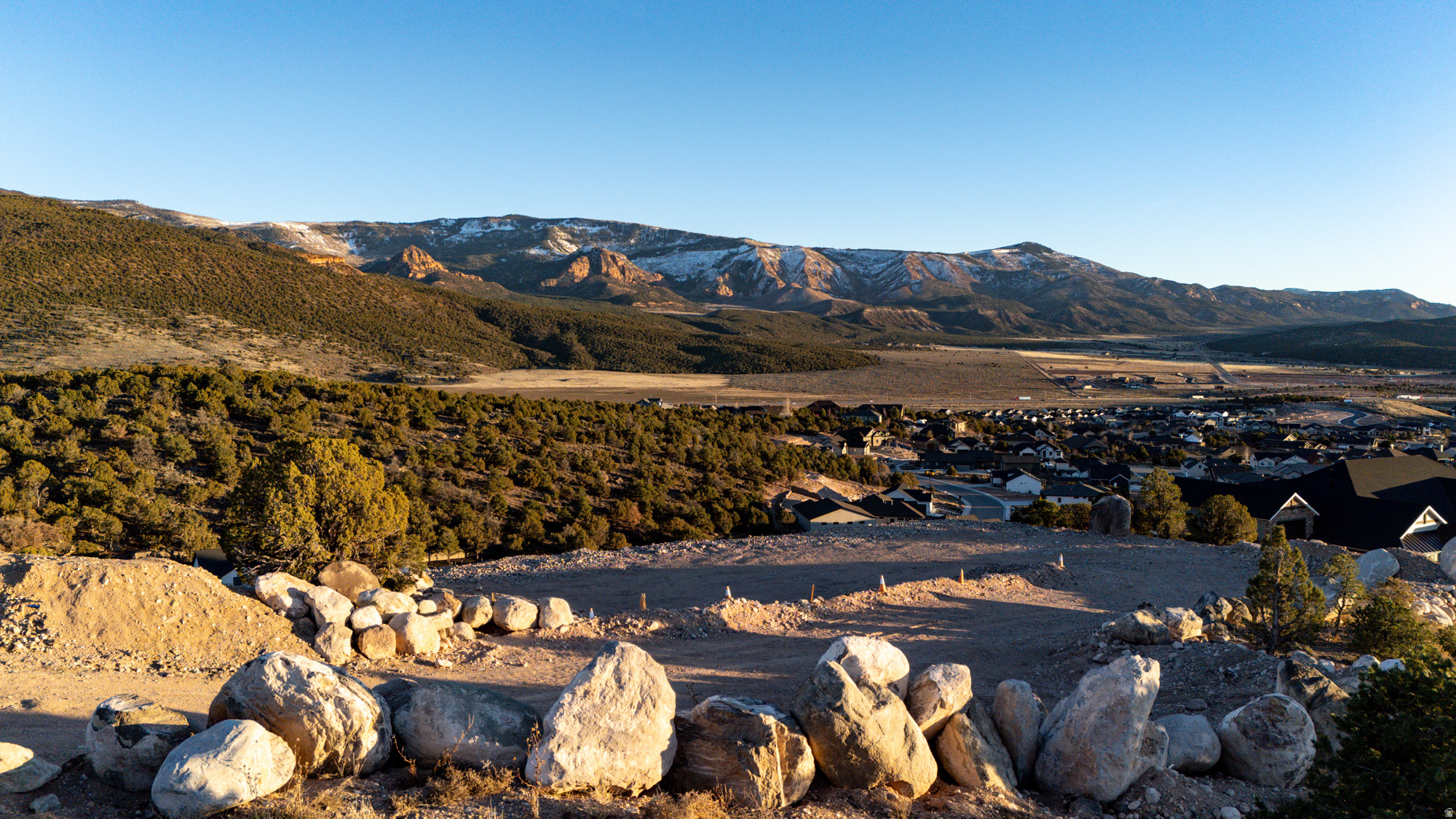 SADDLEBACK RIDGE - Land