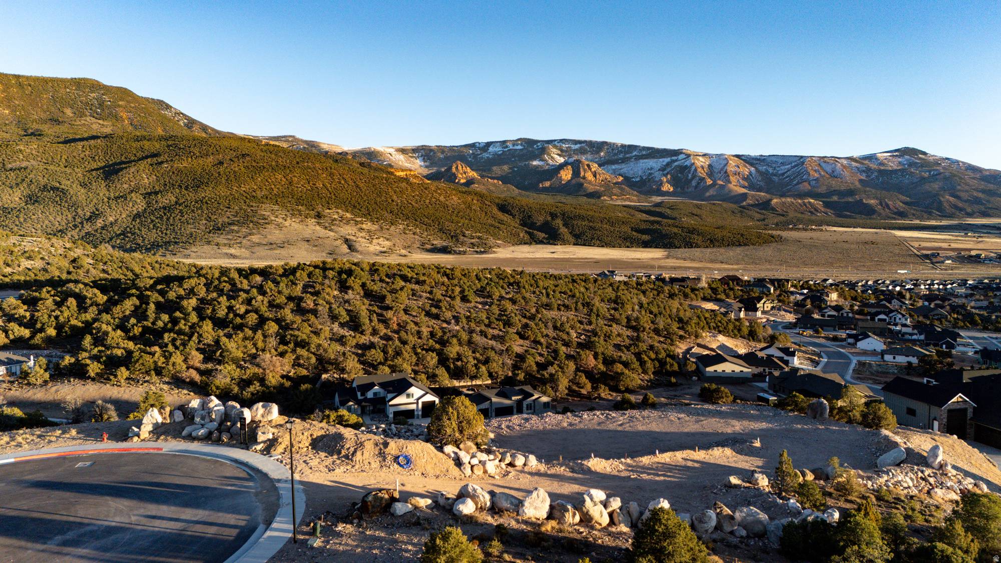 SADDLEBACK RIDGE - Land