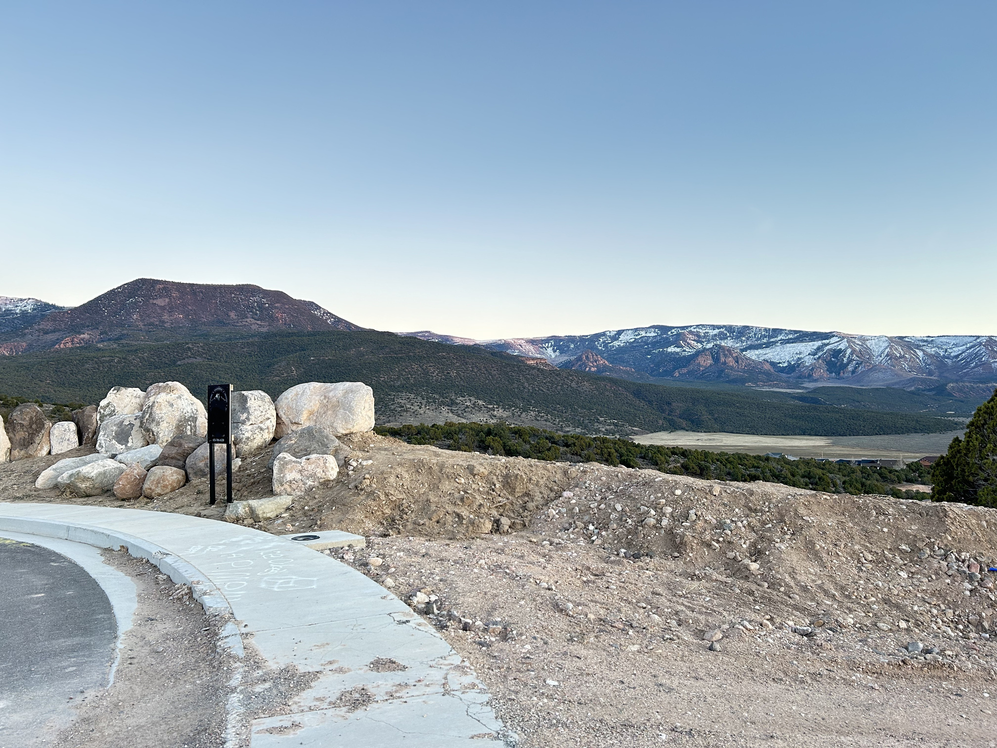 SADDLEBACK RIDGE - Land