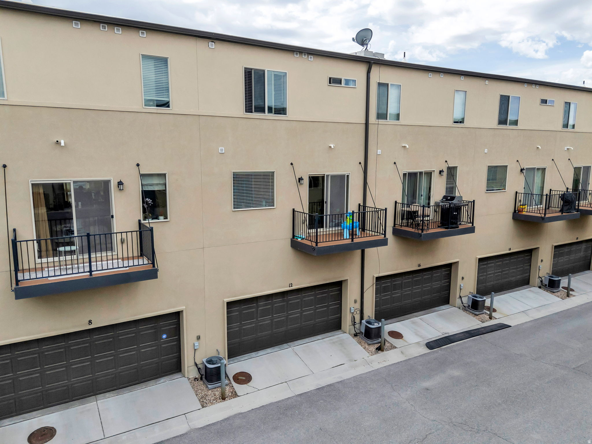 BIRKHILL TOWNHOUSES - Residential