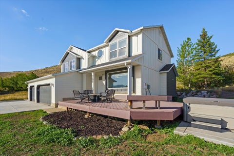Photo of 768 N MAPLE ST, Huntsville, UT 84317 (MLS # 2183568)