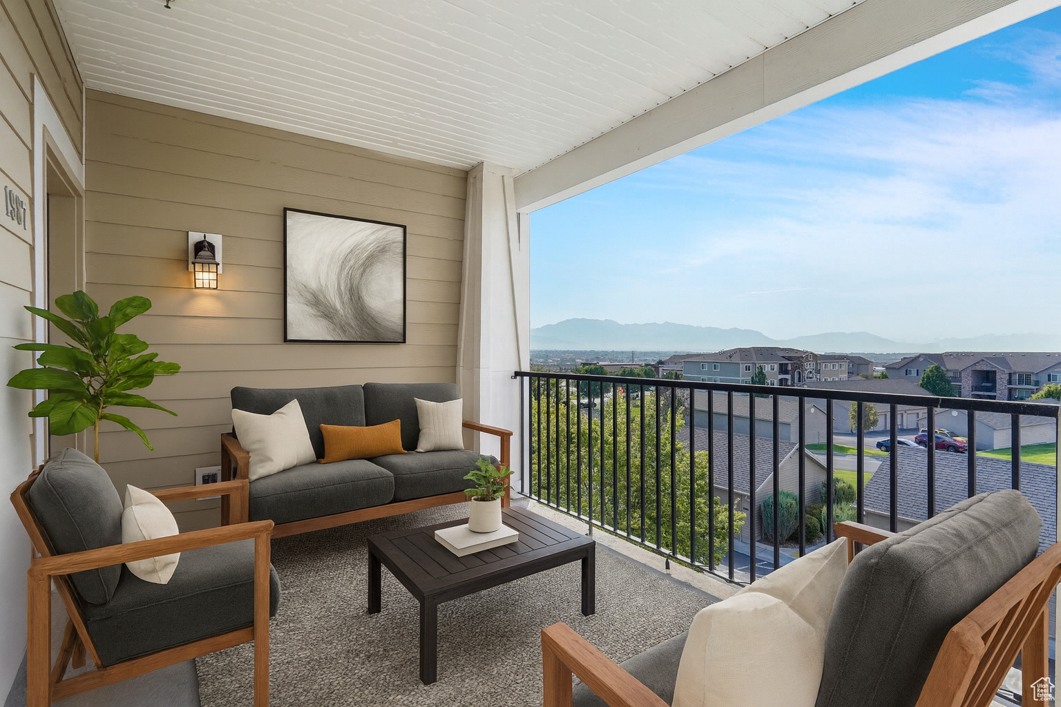 HILLCREST CONDO - Residential