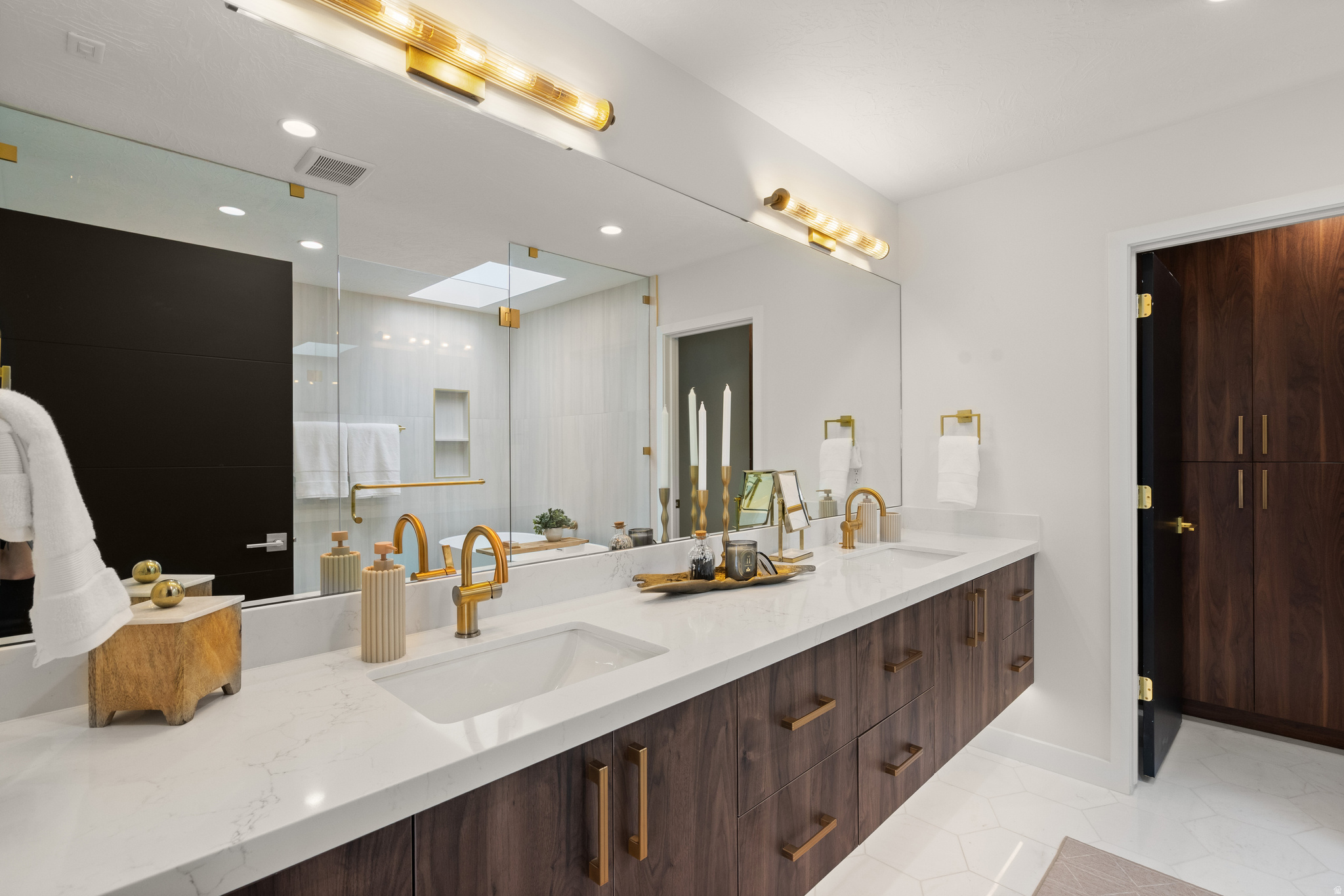 ST MARY HILL - Residential