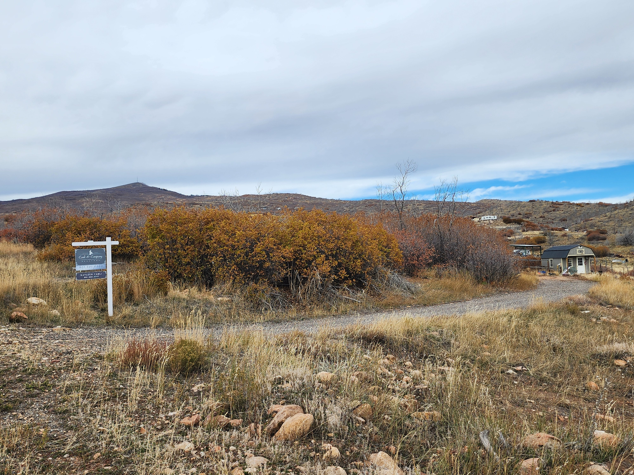 OAKER HILLS - Land