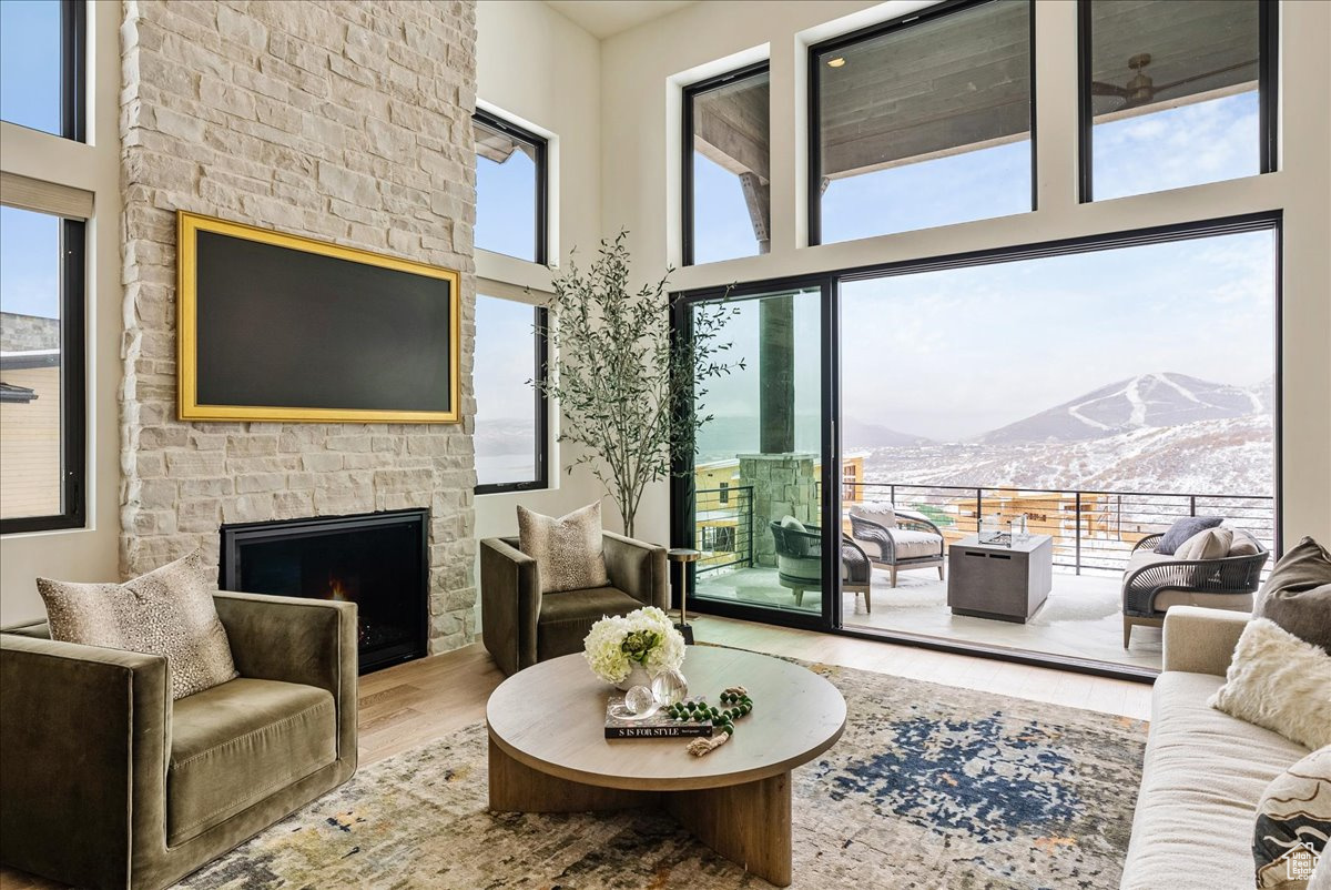 AMANTI LAGO - Residential