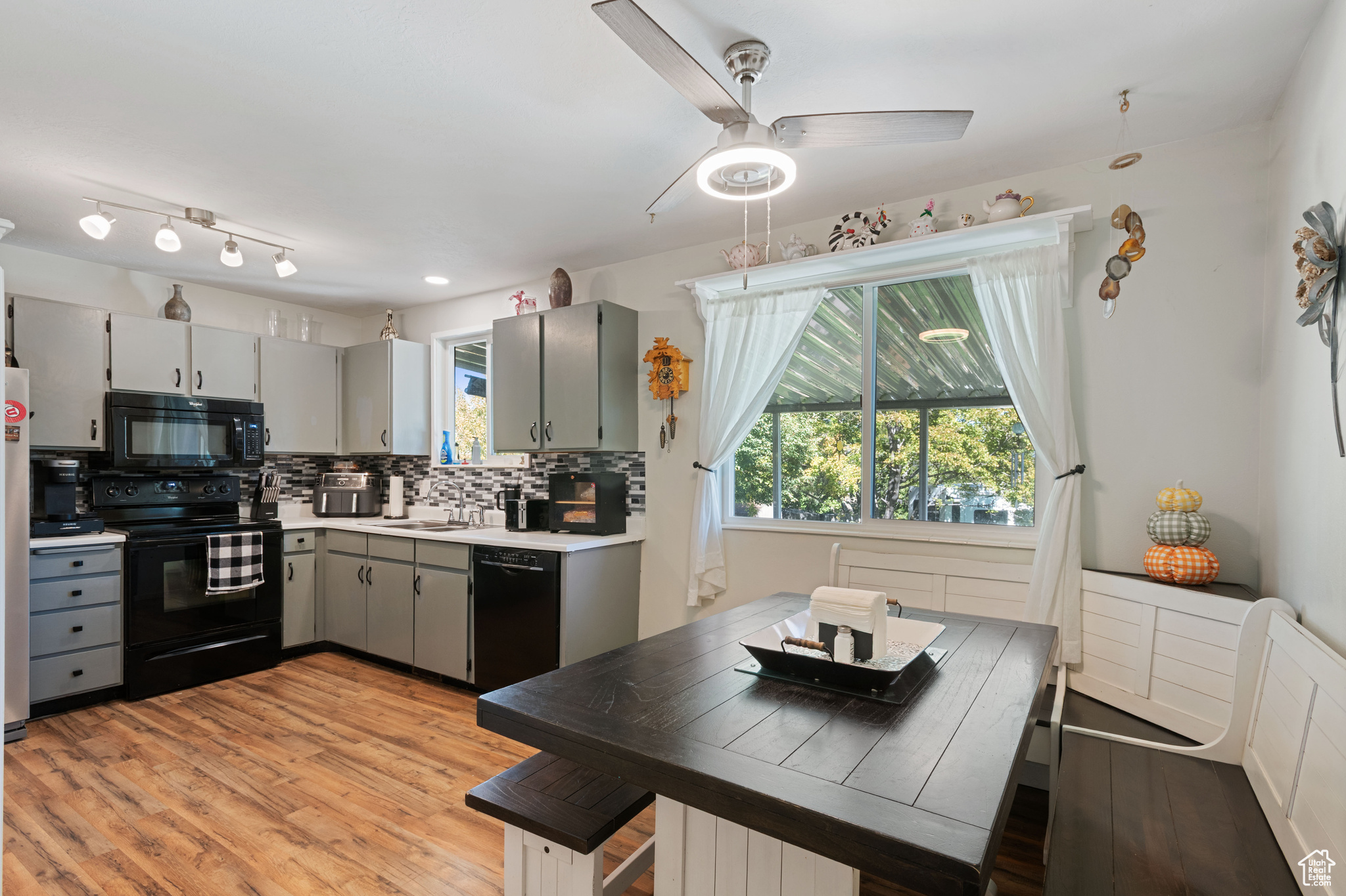 SUNSET HILLS - Residential