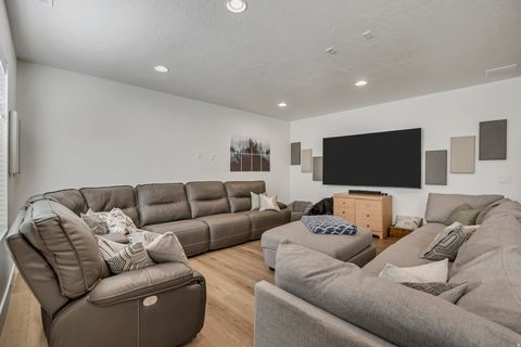 Tiny photo for 496 E 1200 N, Mapleton, UT 84664 (MLS # 2120567)