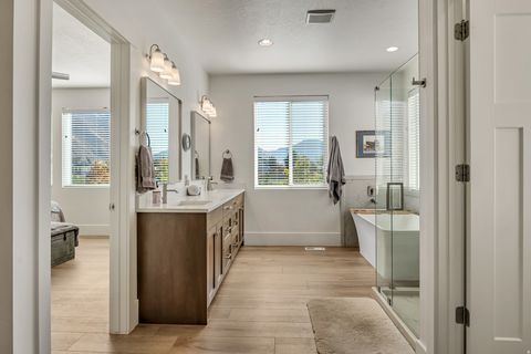 Tiny photo for 496 E 1200 N, Mapleton, UT 84664 (MLS # 2120567)