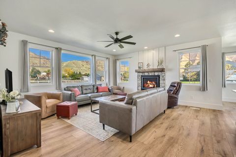 Tiny photo for 496 E 1200 N, Mapleton, UT 84664 (MLS # 2120567)