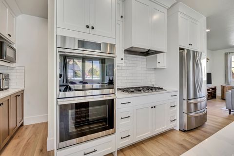 Tiny photo for 496 E 1200 N, Mapleton, UT 84664 (MLS # 2120567)