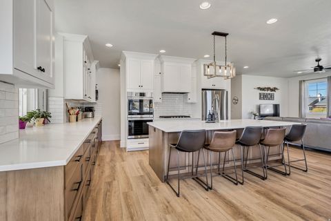 Tiny photo for 496 E 1200 N, Mapleton, UT 84664 (MLS # 2120567)