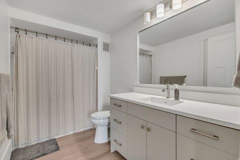 Tiny photo for 496 E 1200 N, Mapleton, UT 84664 (MLS # 2120567)