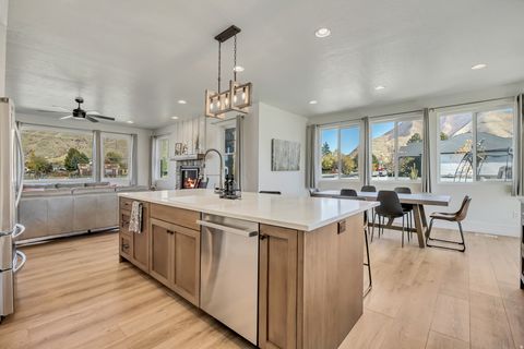 Tiny photo for 496 E 1200 N, Mapleton, UT 84664 (MLS # 2120567)