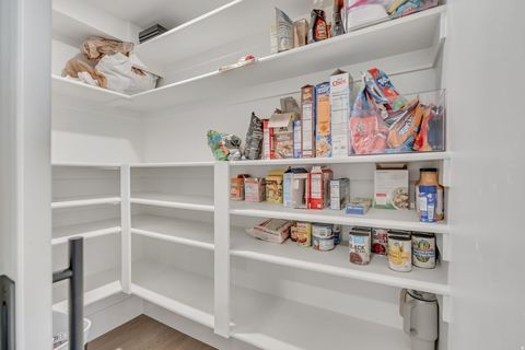 Tiny photo for 496 E 1200 N, Mapleton, UT 84664 (MLS # 2120567)