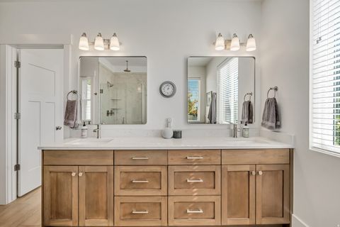 Tiny photo for 496 E 1200 N, Mapleton, UT 84664 (MLS # 2120567)