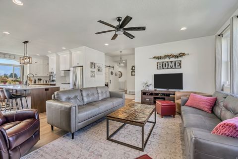 Tiny photo for 496 E 1200 N, Mapleton, UT 84664 (MLS # 2120567)