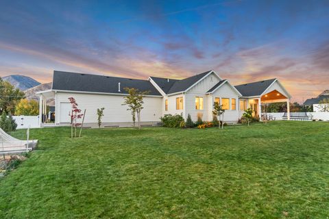 Tiny photo for 496 E 1200 N, Mapleton, UT 84664 (MLS # 2120567)