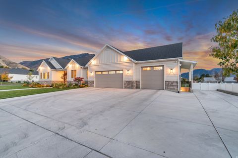 Tiny photo for 496 E 1200 N, Mapleton, UT 84664 (MLS # 2120567)