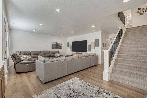 Tiny photo for 496 E 1200 N, Mapleton, UT 84664 (MLS # 2120567)