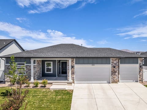 Homes For Sale - 1005 E Antelope Dr<br/> Eagle Mountain, UT 84005