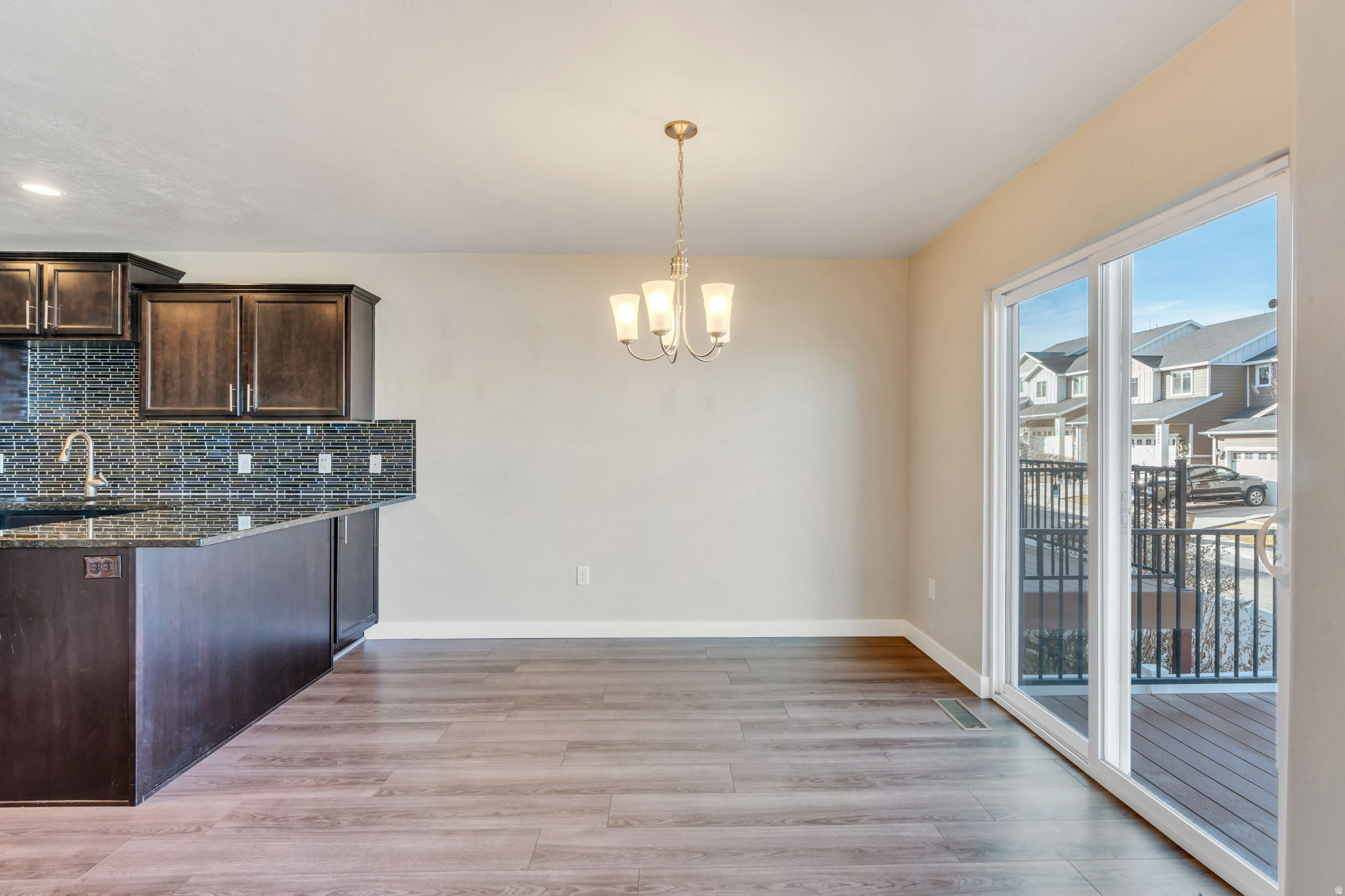 DRAPER HILLSIDE HOME - Residential