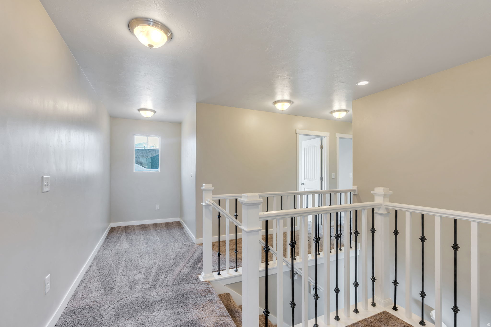 DRAPER HILLSIDE HOME - Residential