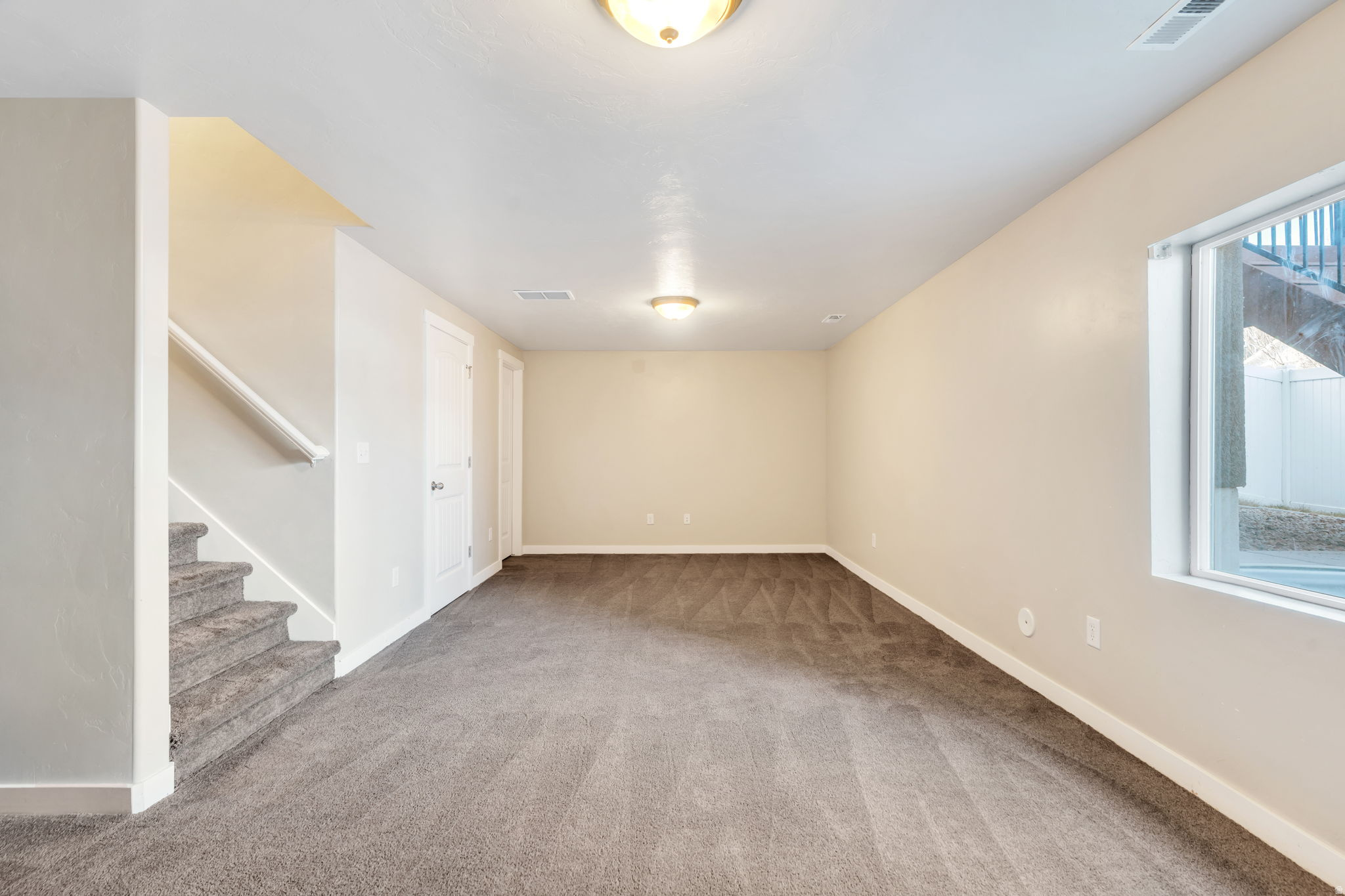 DRAPER HILLSIDE HOME - Residential