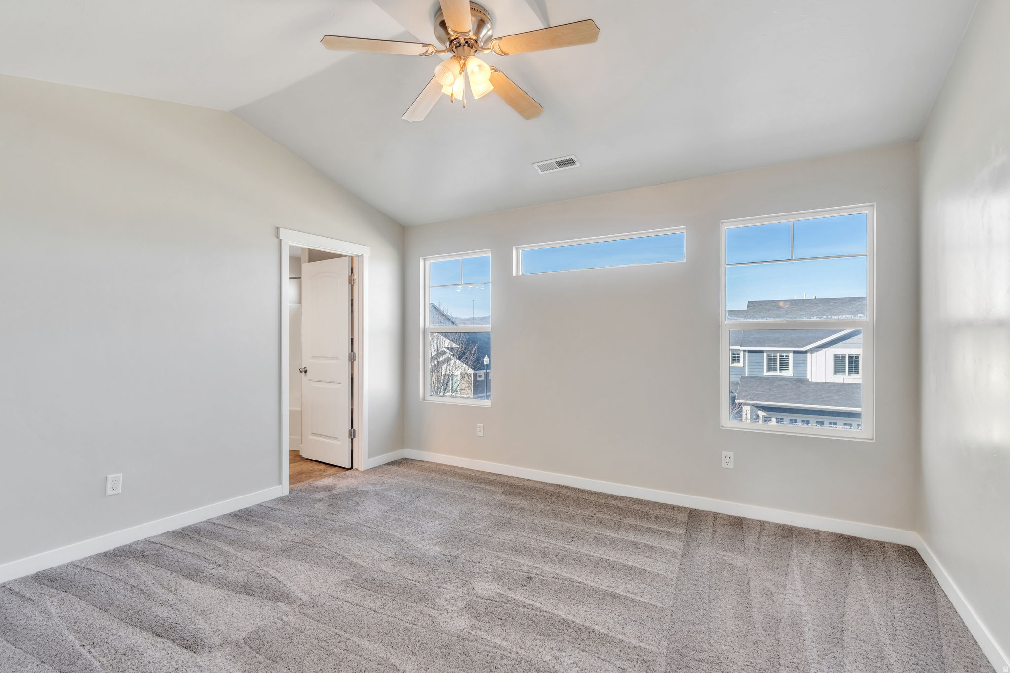 DRAPER HILLSIDE HOME - Residential