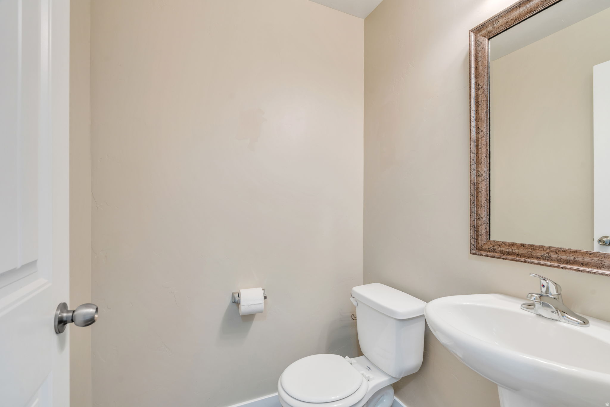 DRAPER HILLSIDE HOME - Residential