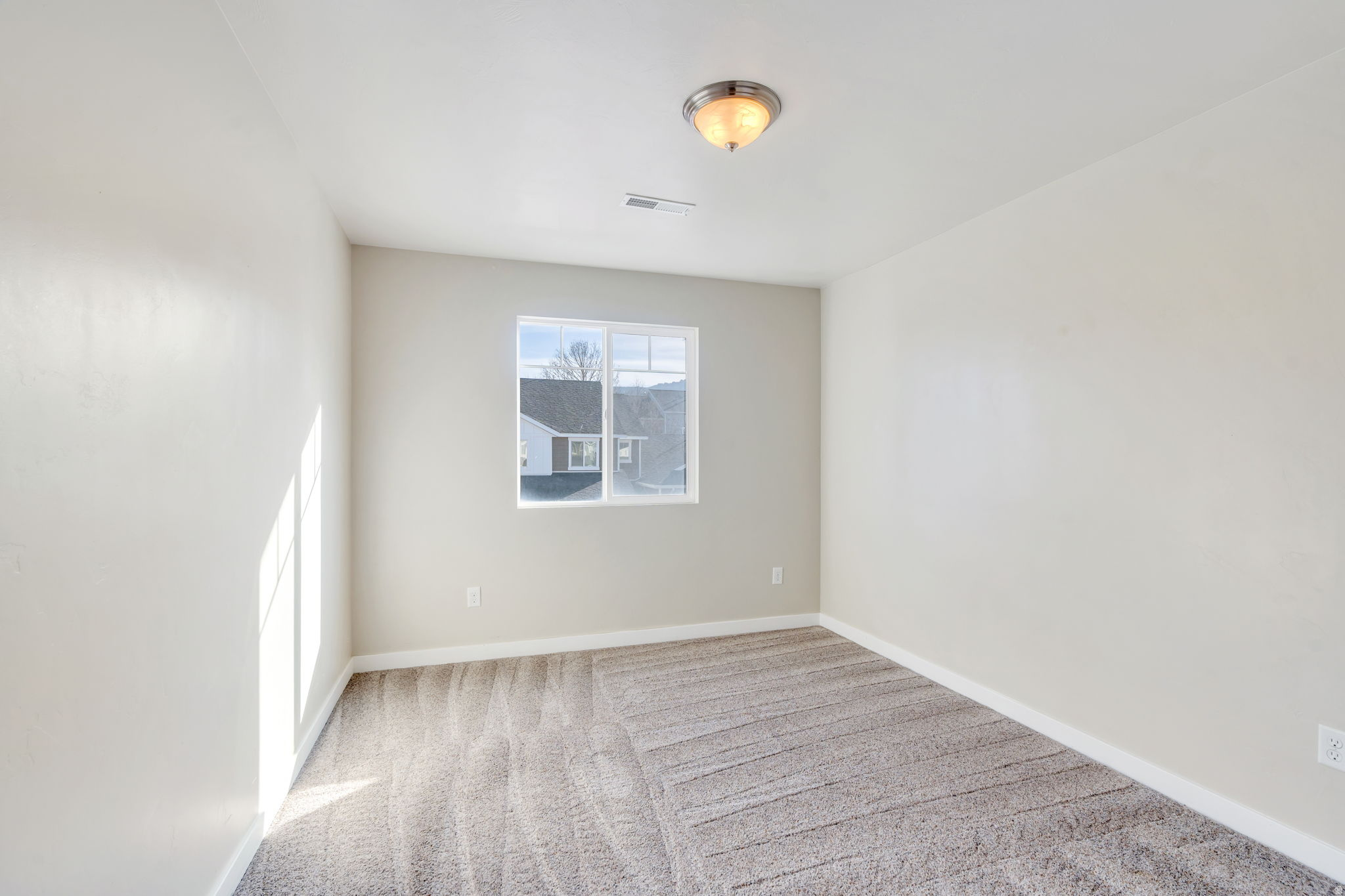 DRAPER HILLSIDE HOME - Residential