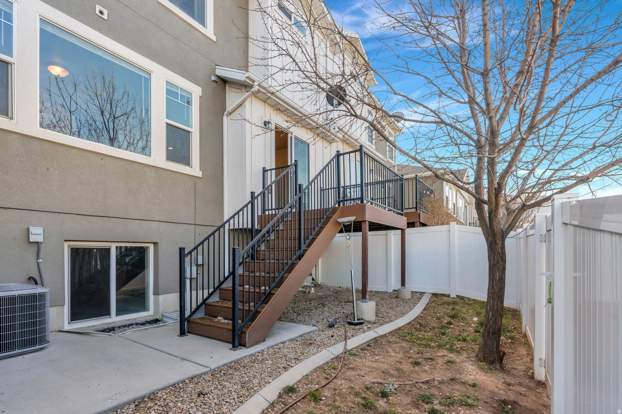 DRAPER HILLSIDE HOME - Residential