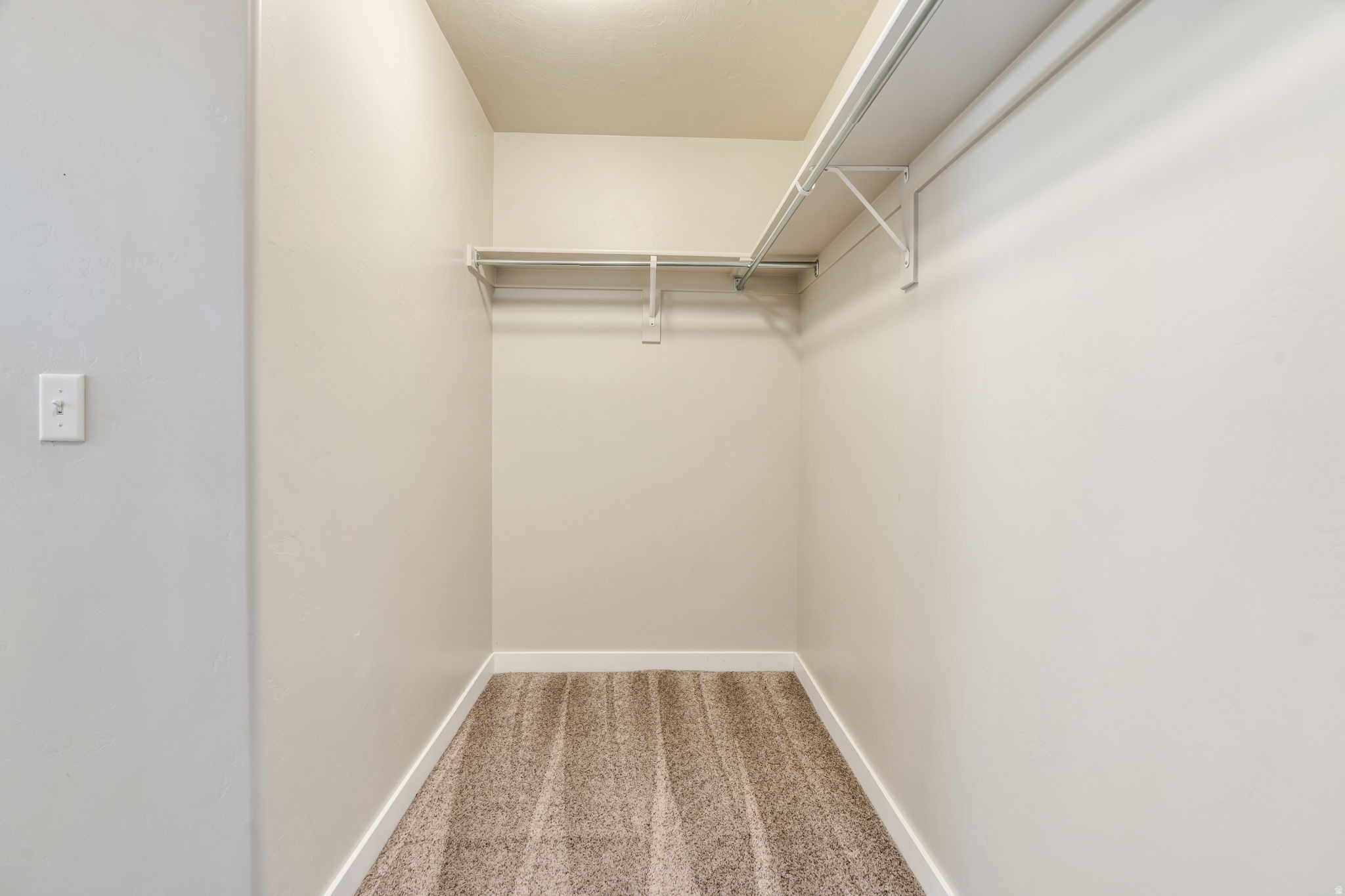 DRAPER HILLSIDE HOME - Residential