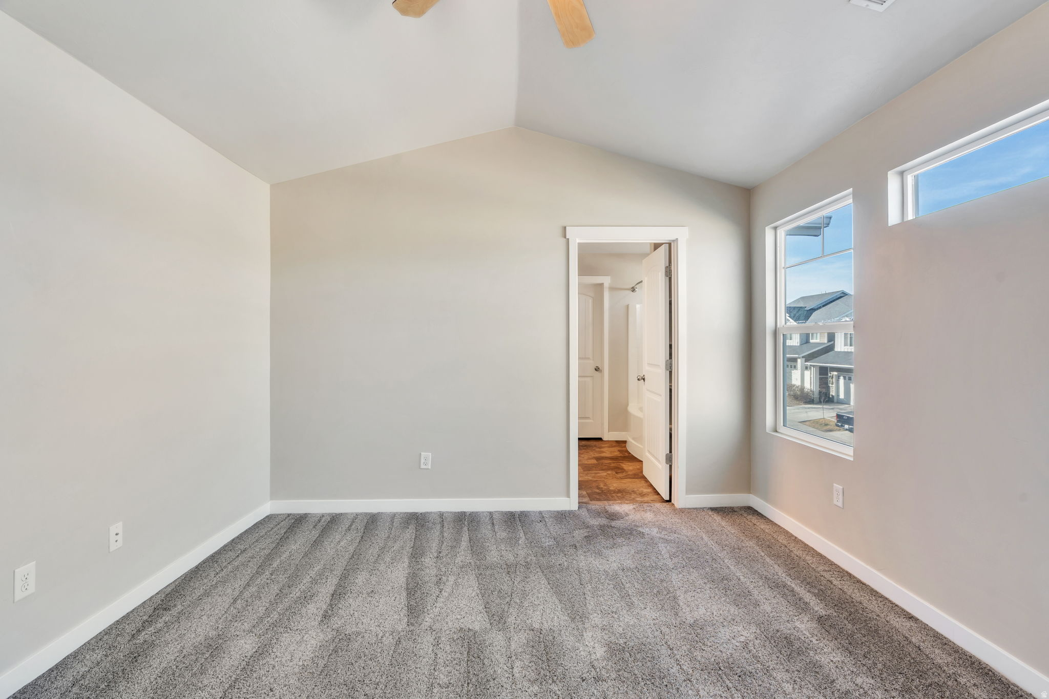 DRAPER HILLSIDE HOME - Residential