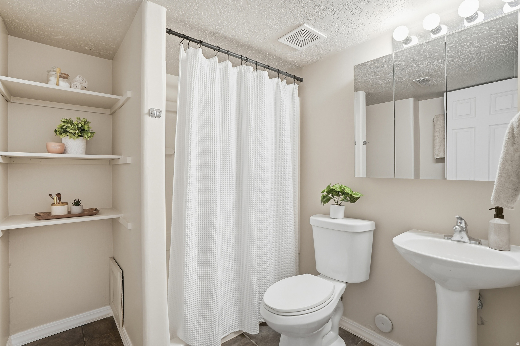 MEADOWS - Residential