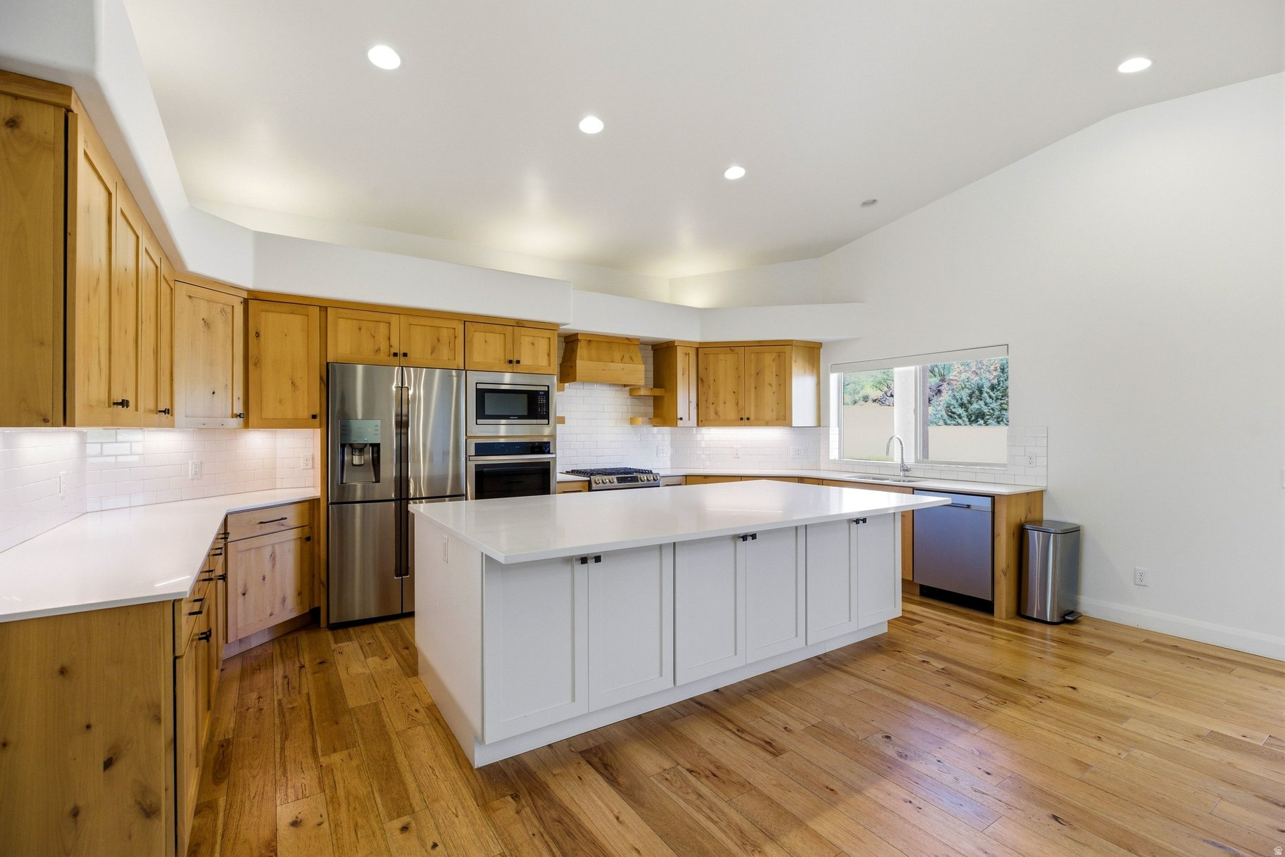 LAVA COVE AT ENTRADA - Residential