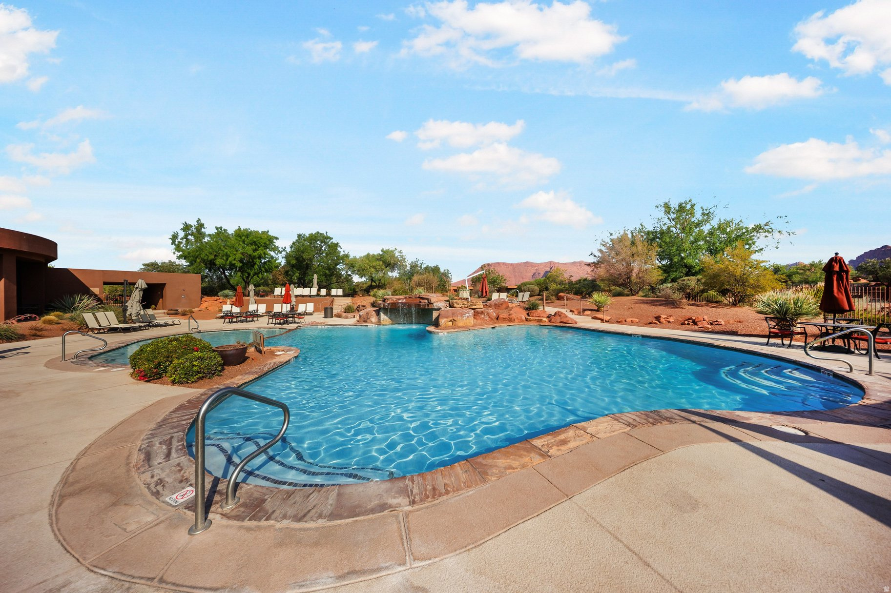 LAVA COVE AT ENTRADA - Residential