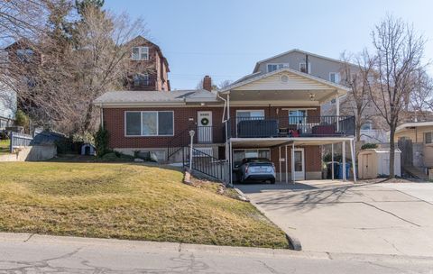Photo of 2226 E CASTLE HILL AVE S, Cottonwood Heights, UT 84121 (MLS # 2145309)
