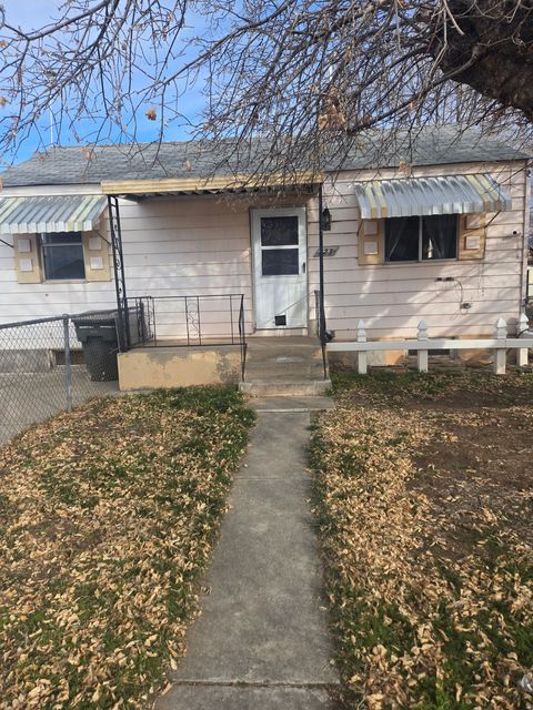 123 5TH W East Carbon UT 84520