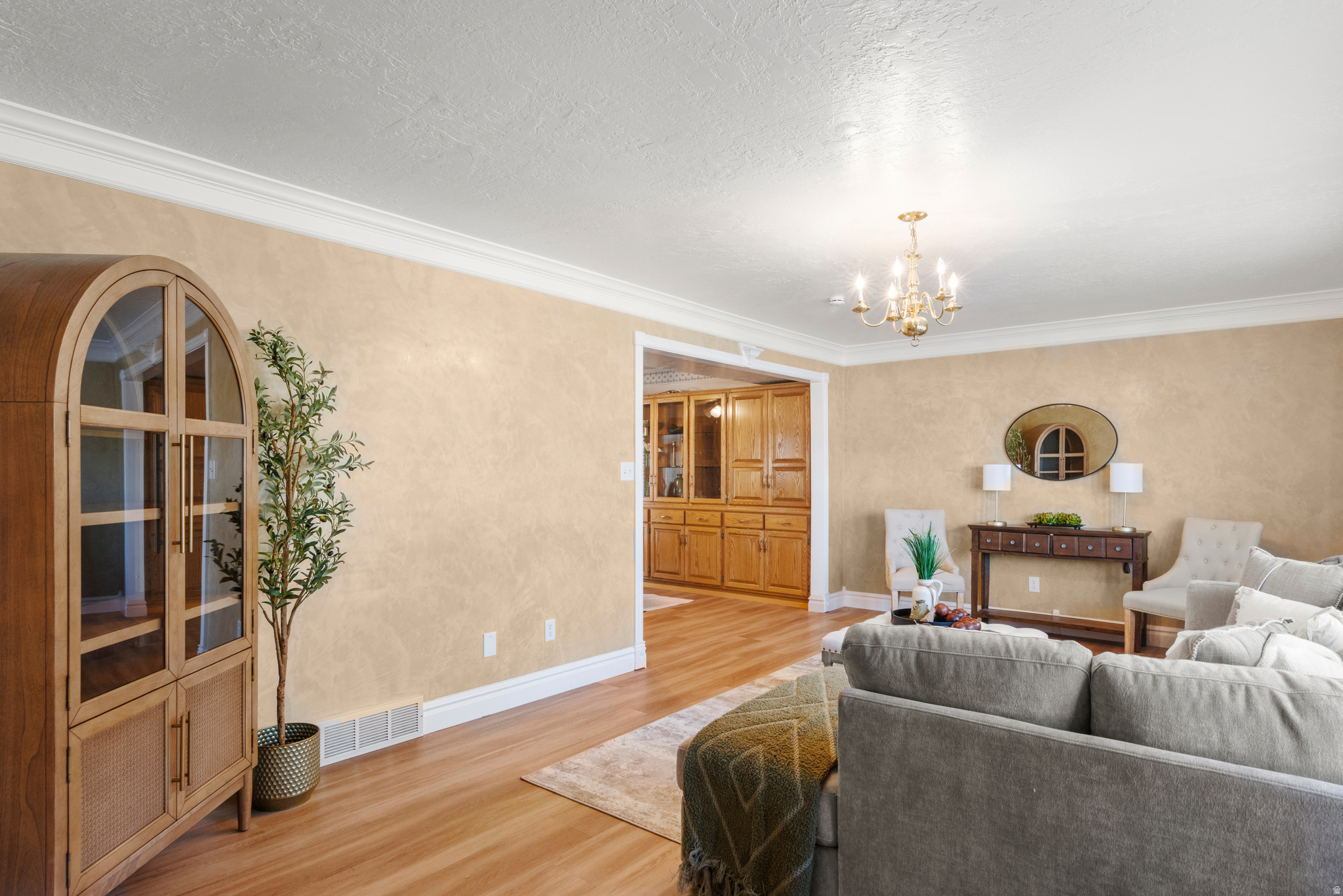 FOREST HILLS - Residential