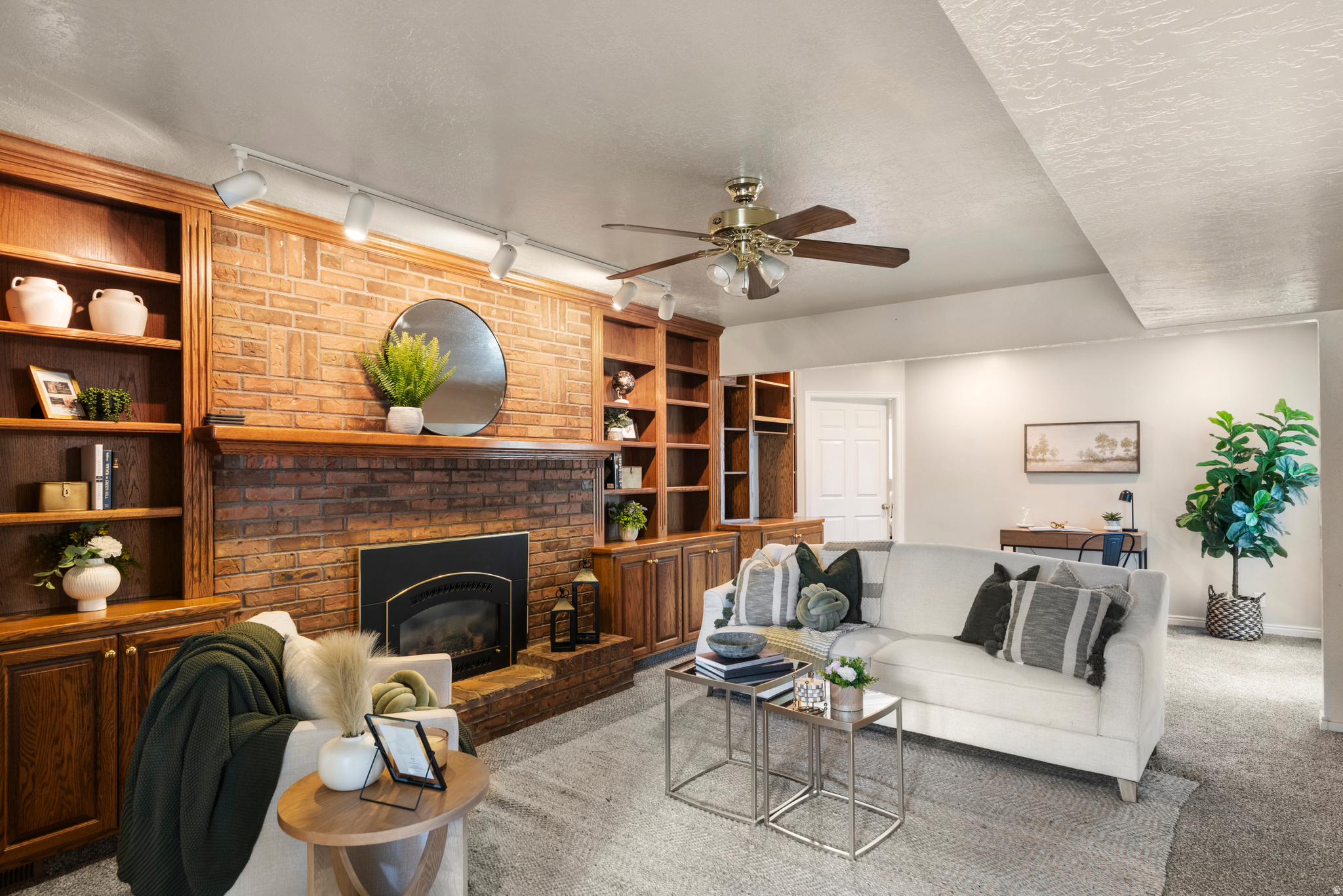 FOREST HILLS - Residential