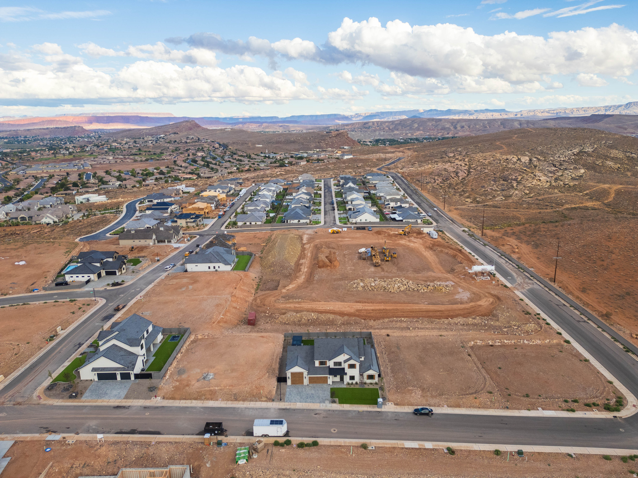 TONAQUINT RIDGE - Residential