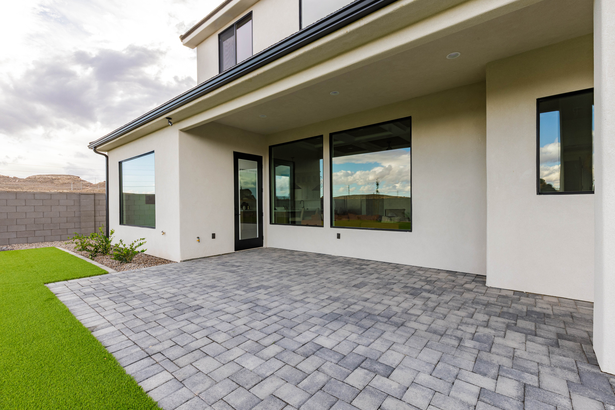 TONAQUINT RIDGE - Residential