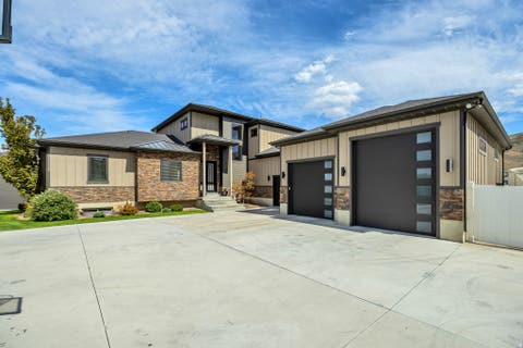Photo of 6833 W ROSE CANYON RD, Herriman, UT 84096 (MLS # 2180188)