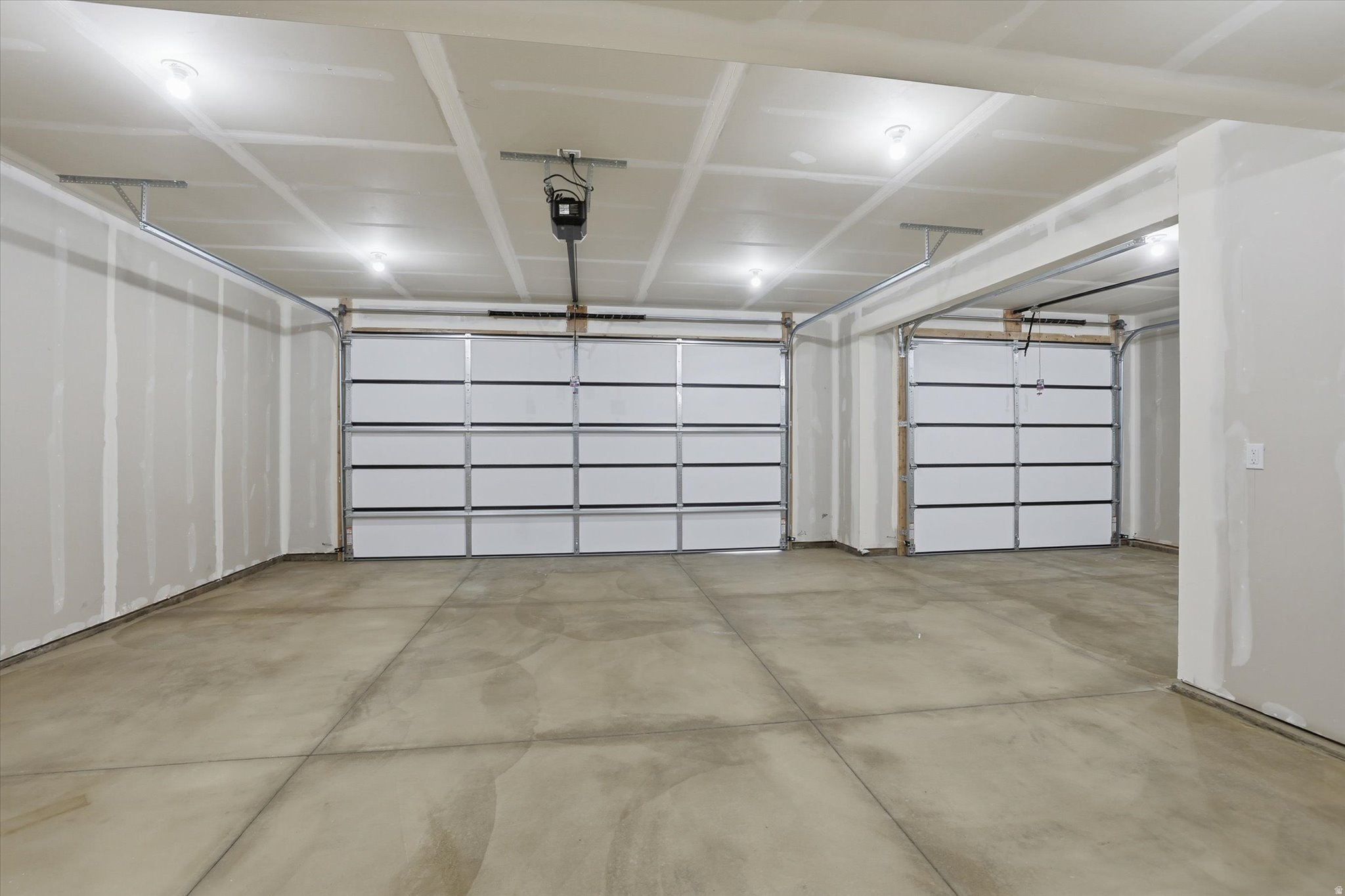 SPRING CREEK - Residential