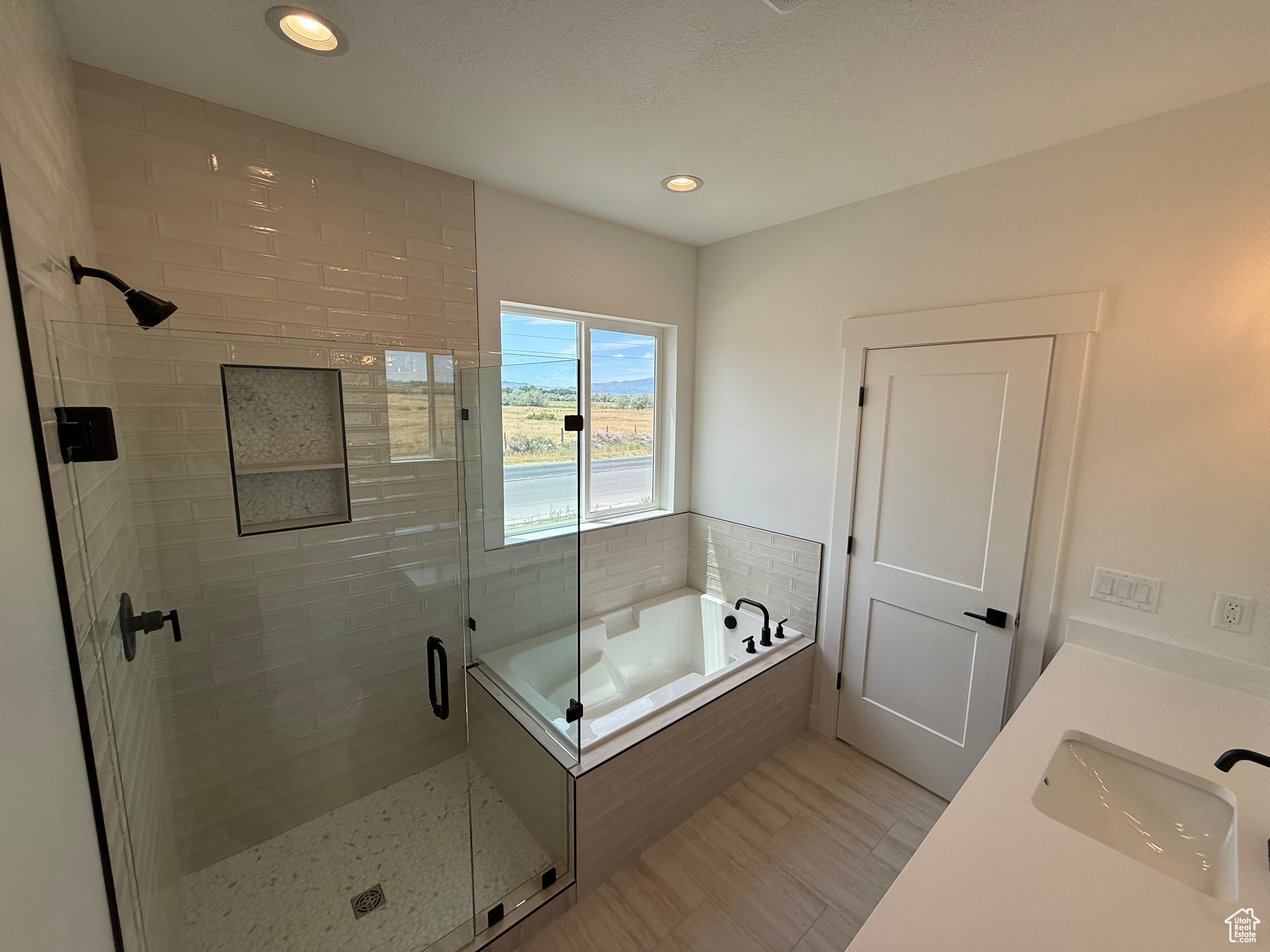 LEGACY ESTATES - Residential