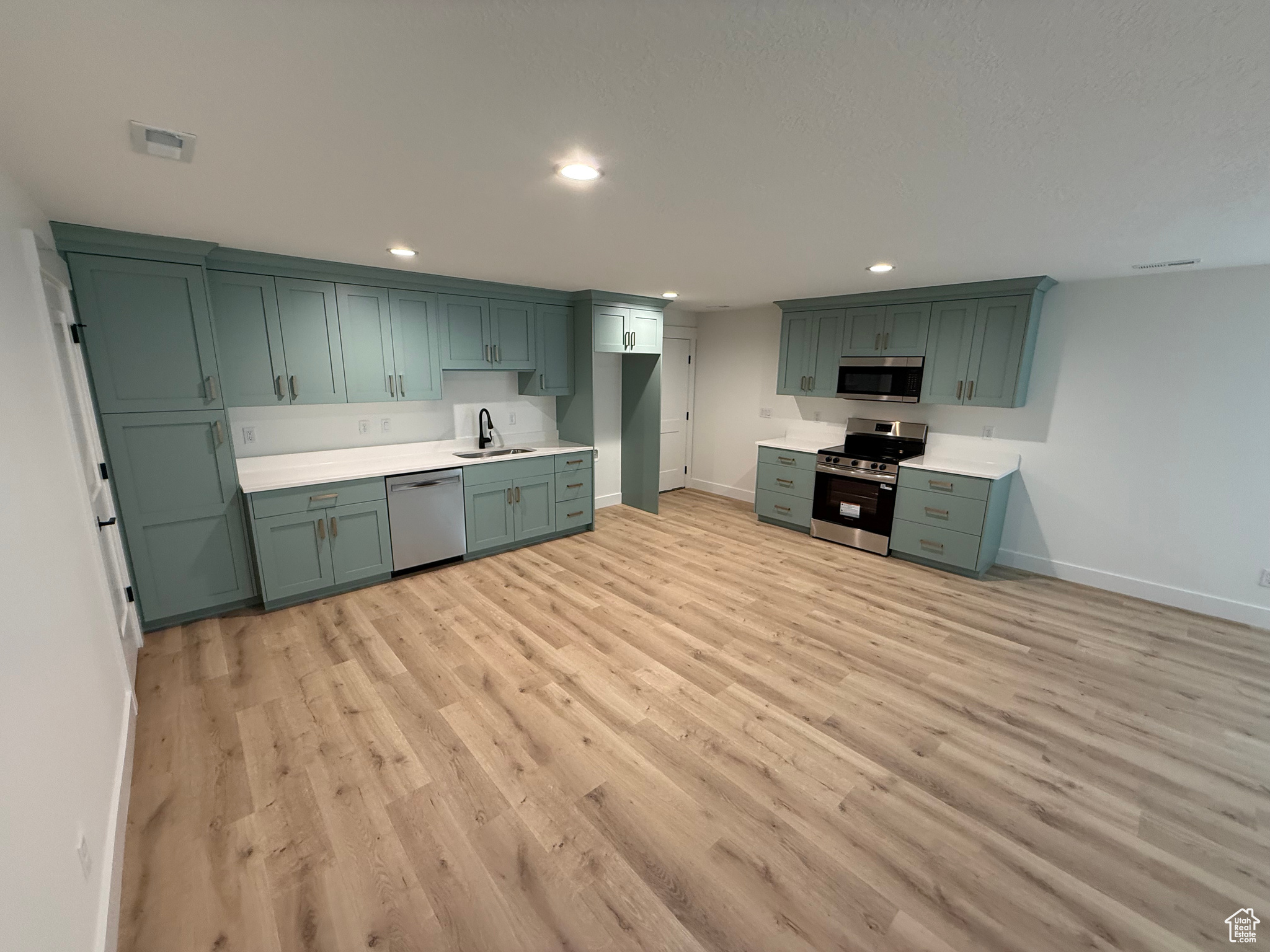 LEGACY ESTATES - Residential