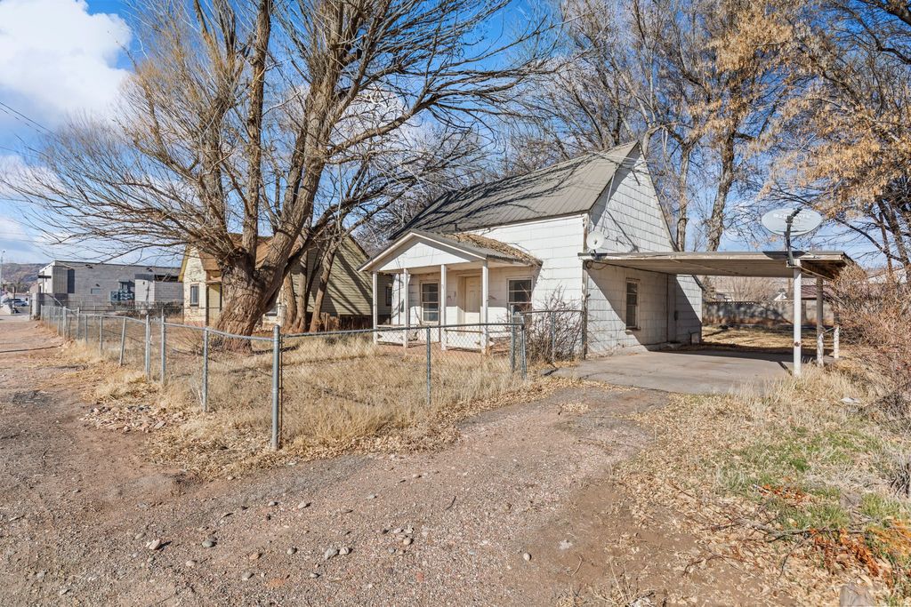 Photo of 75 E 400 S, Richfield, UT 84701 (MLS # 2131683)
