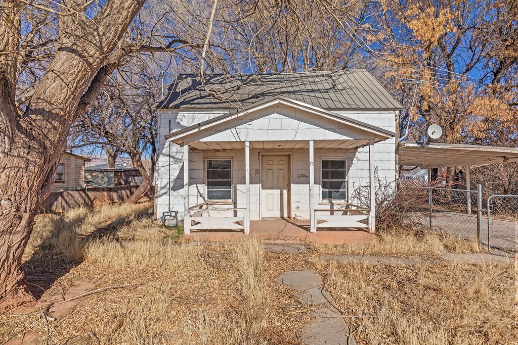 Photo of 75 E 400 S, Richfield, UT 84701 (MLS # 2131683)