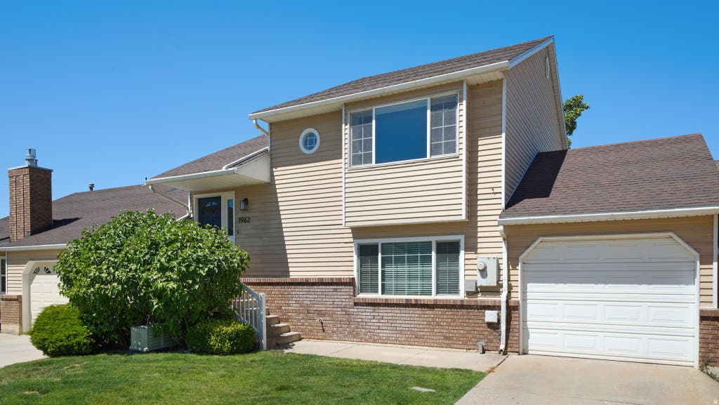 Photo of 1962 S 1190 W, Woods Cross, UT 84087 (MLS # 2166570)